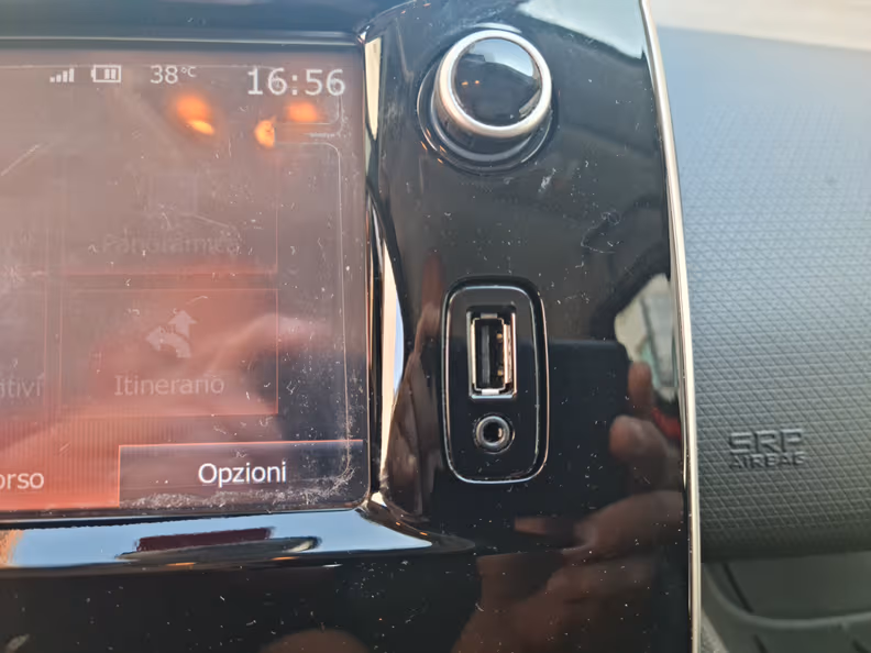 Renault Clio - 36