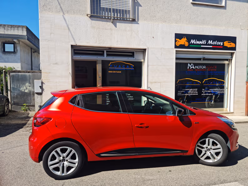 Renault Clio - 11