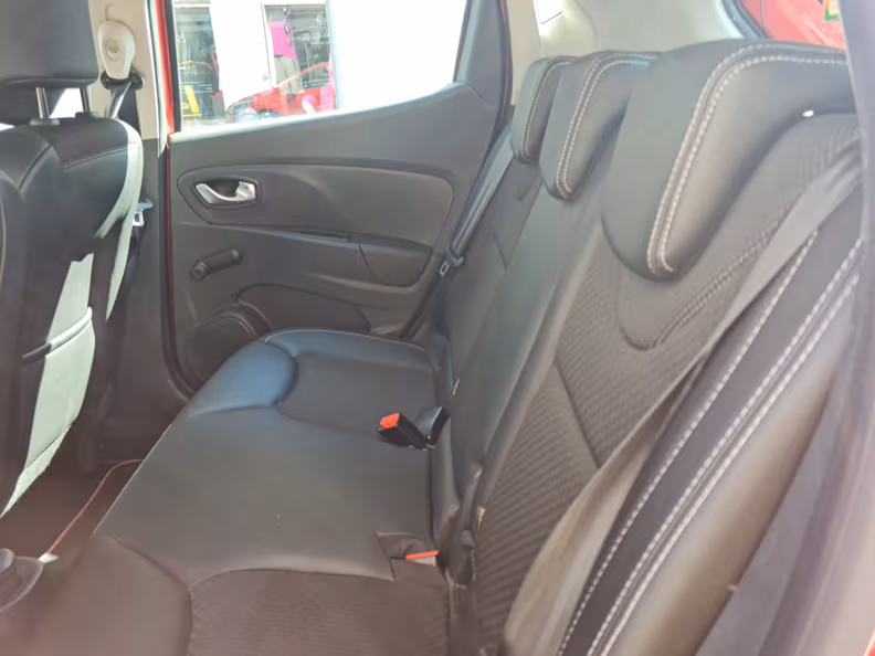 Renault Clio - 23