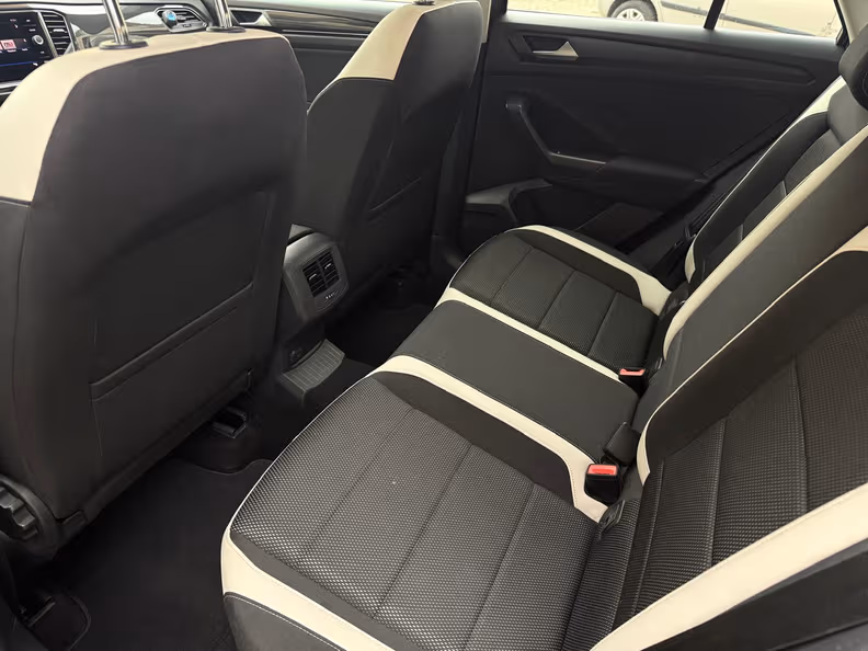 Volkswagen T-ROC - 12