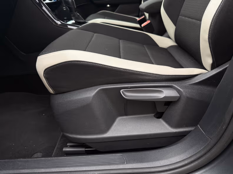Volkswagen T-ROC - 22