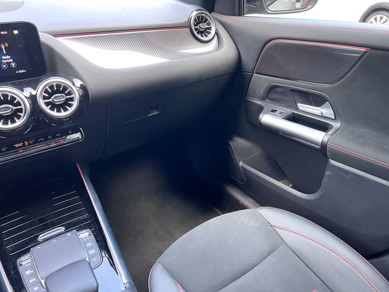 Mercedes-Benz GLA-Class - 31