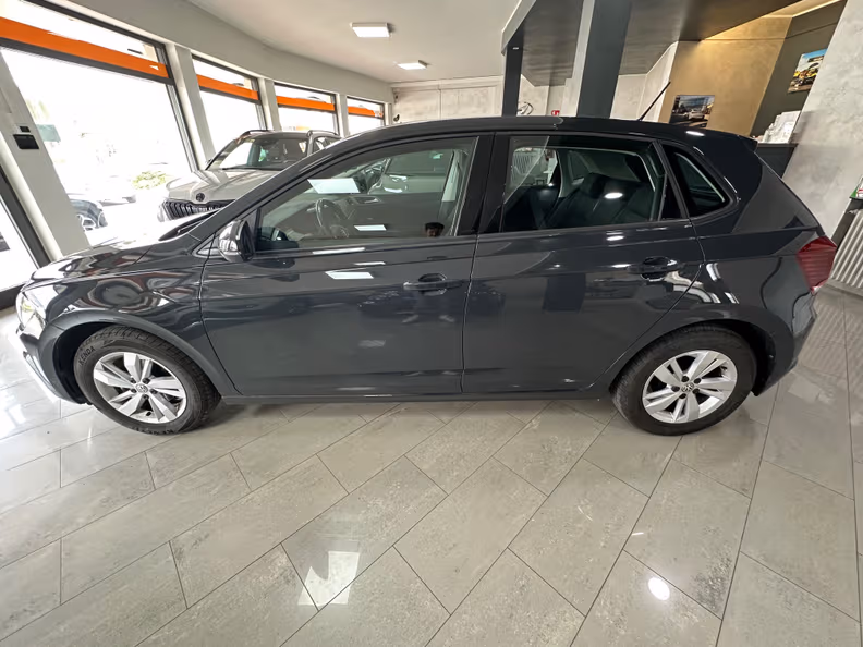 VW Polo - 2