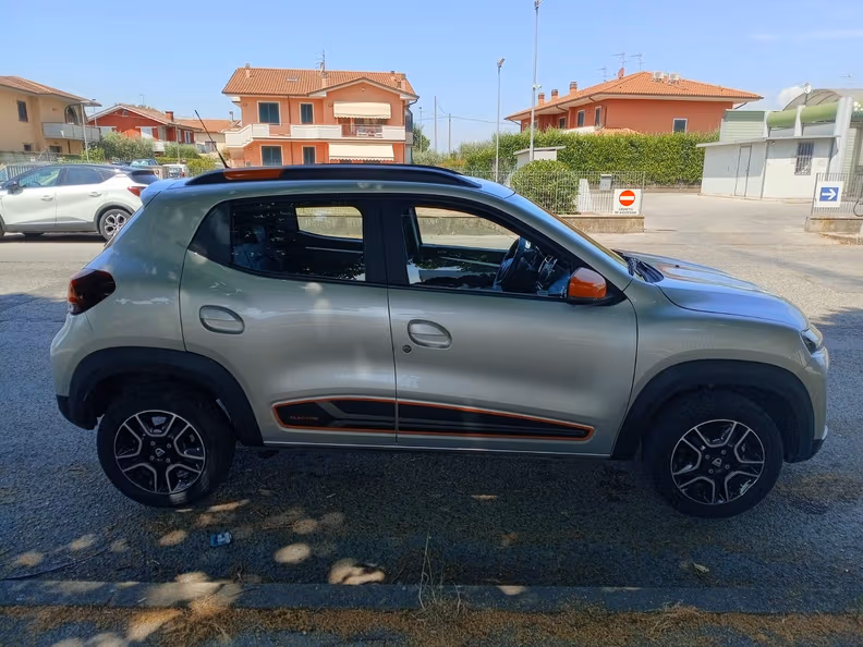 Dacia Spring - 4