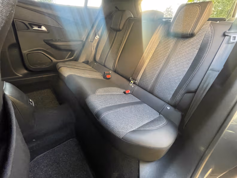 Peugeot 2008 - 36