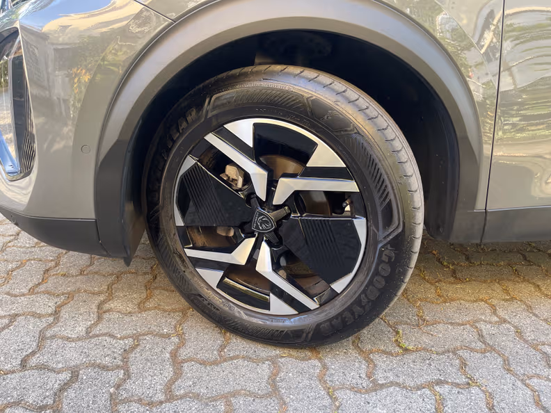 Peugeot 2008 - 9