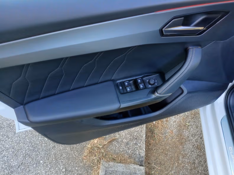 Cupra León - 16