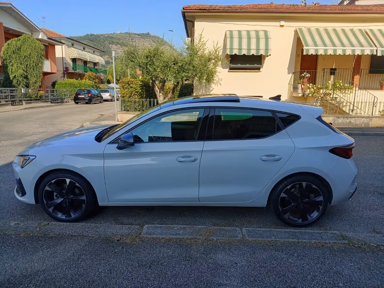 Cupra León - 8