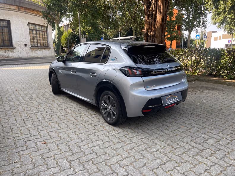 Peugeot 208 - 7