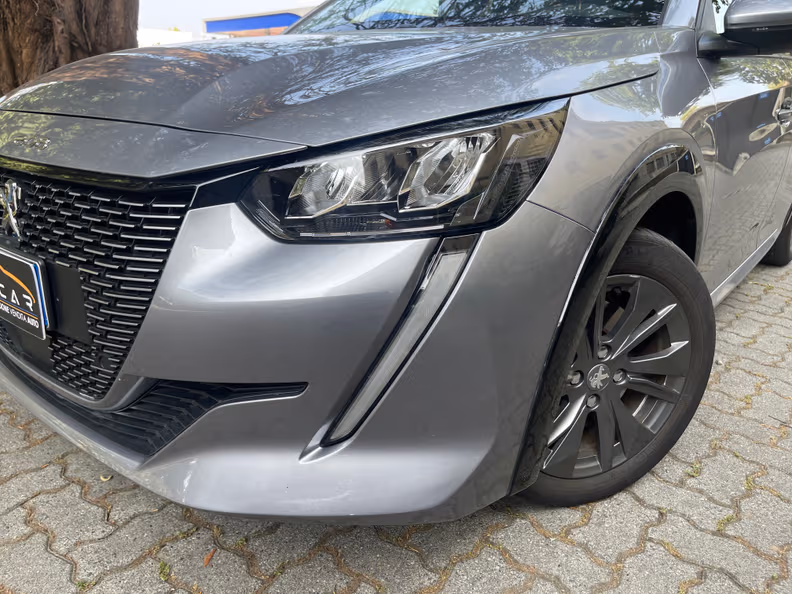 Peugeot 208 - 40