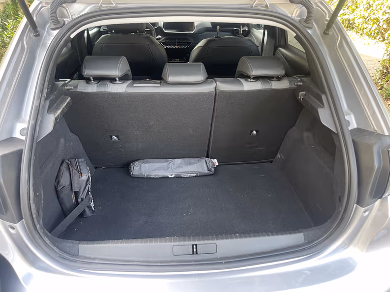 Peugeot 208 - 10