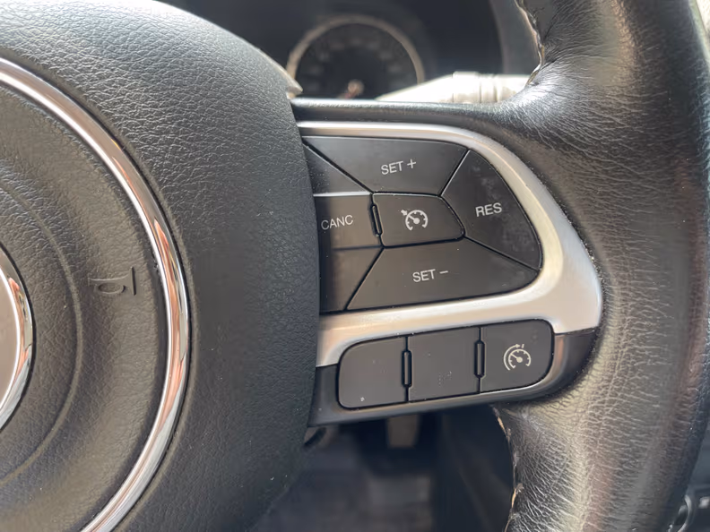 Jeep Renegade - 16
