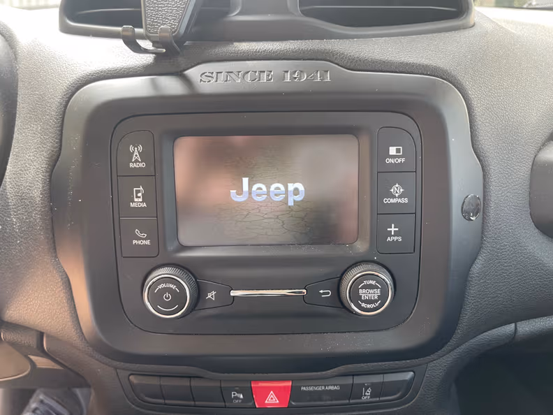 Jeep Renegade - 26