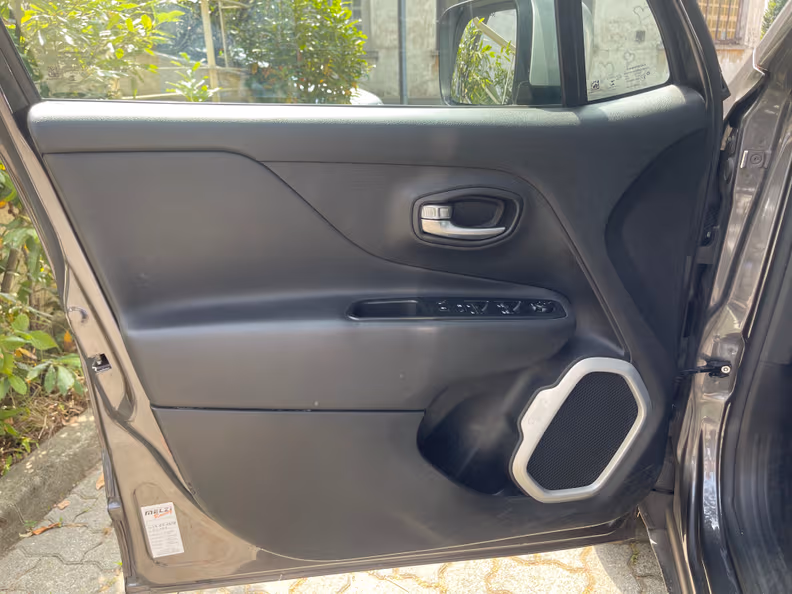 Jeep Renegade - 36