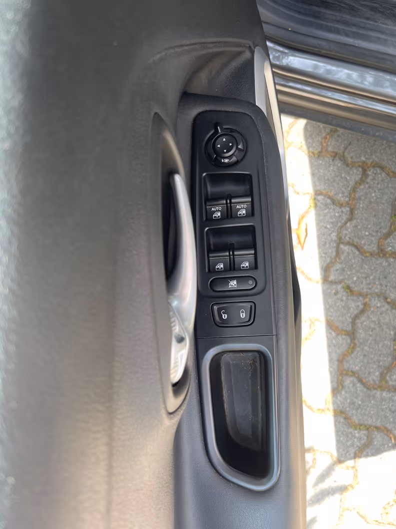 Jeep Renegade - 38