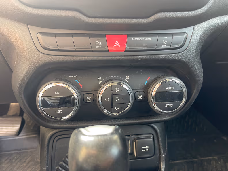 Jeep Renegade - 24