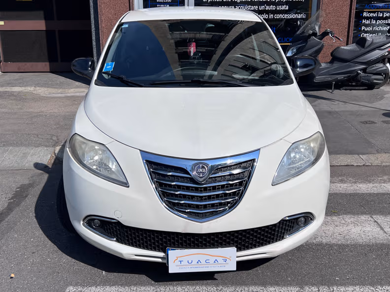 Lancia Ypsilon - 2