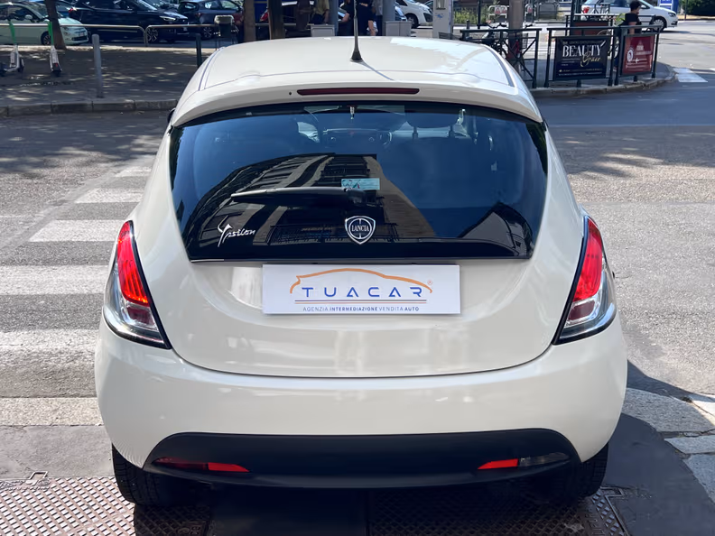 Lancia Ypsilon - 5
