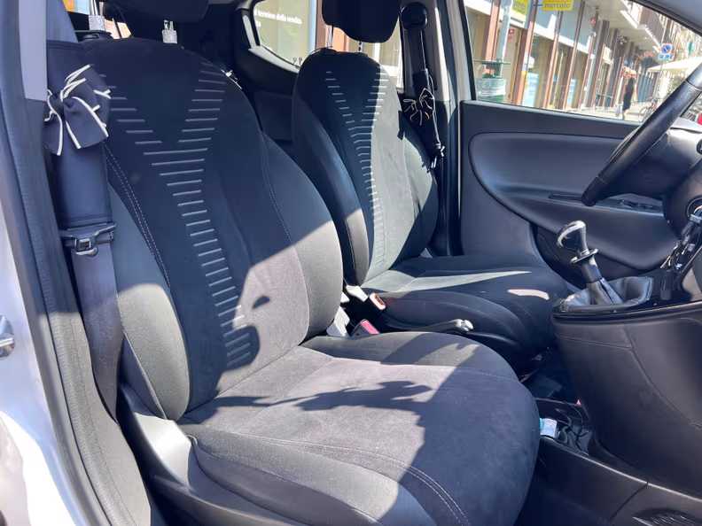 Lancia Ypsilon - 12