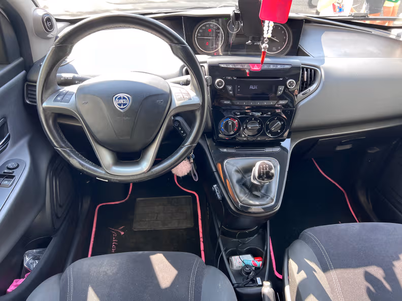 Lancia Ypsilon - 9
