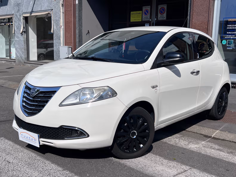 Lancia Ypsilon