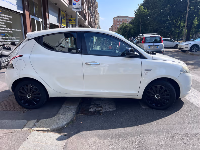 Lancia Ypsilon - 18