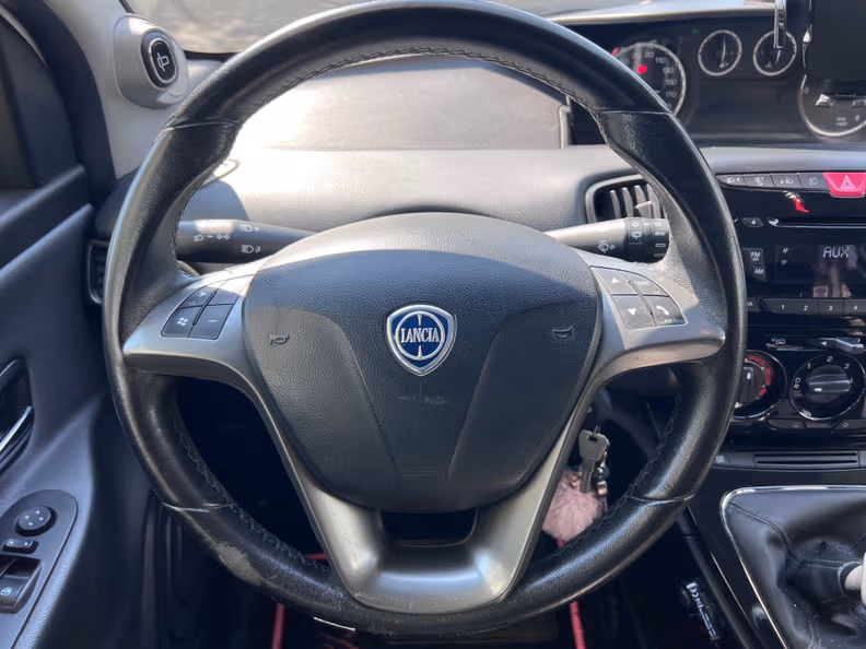 Lancia Ypsilon - 17