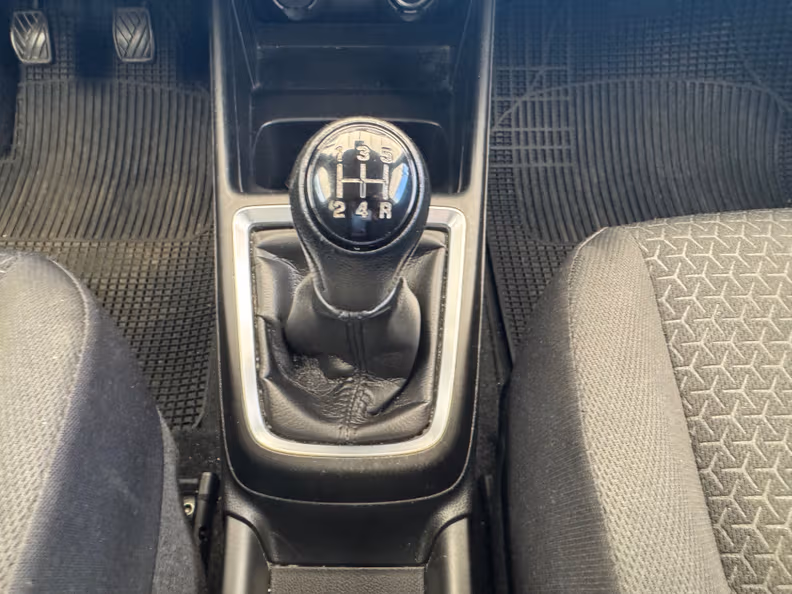 Suzuki Swift - 14