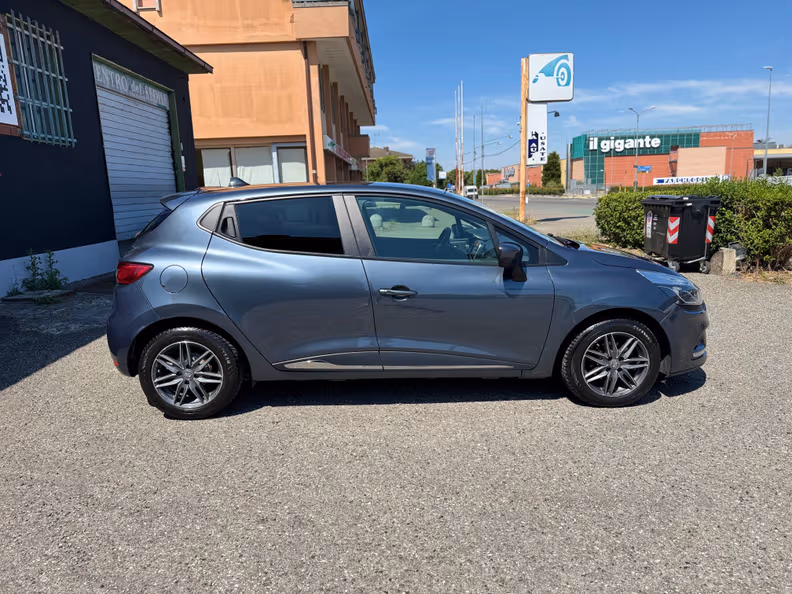 Renault Clio - 6