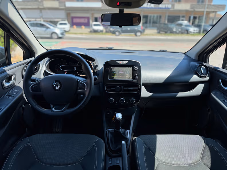 Renault Clio - 21