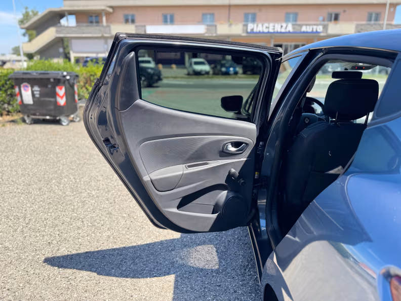 Renault Clio - 22
