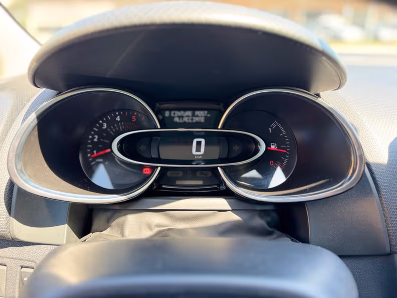 Renault Clio - 17