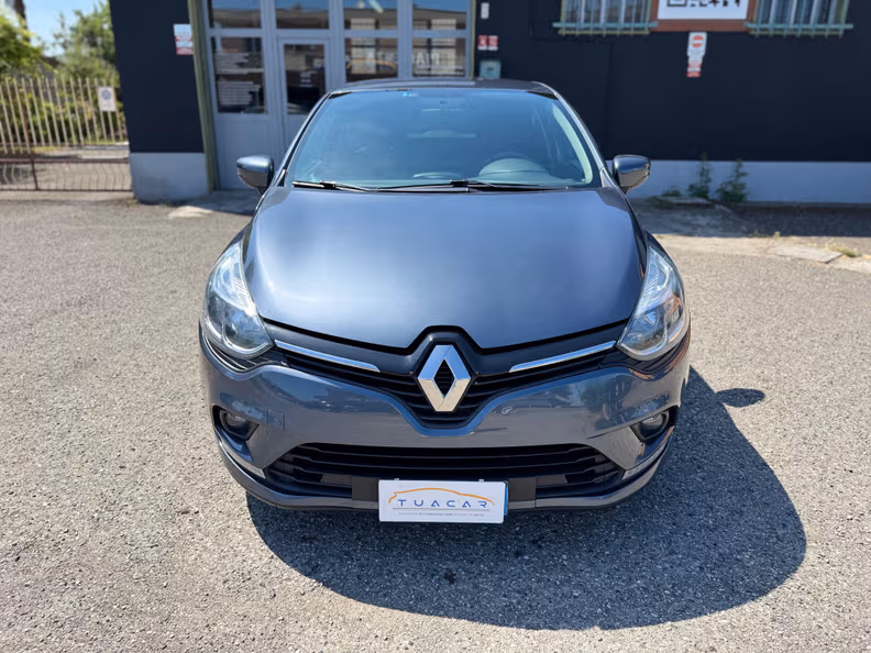 Renault Clio - 8