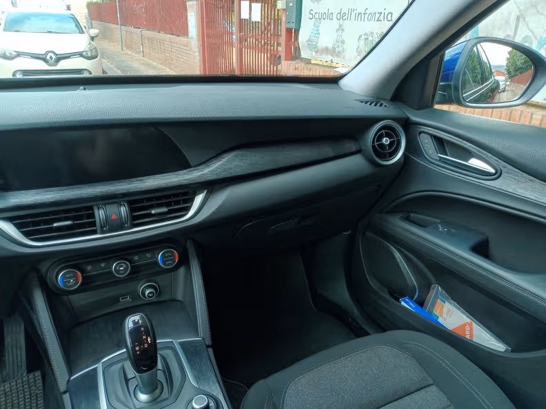 Alfa Romeo Stelvio - 29