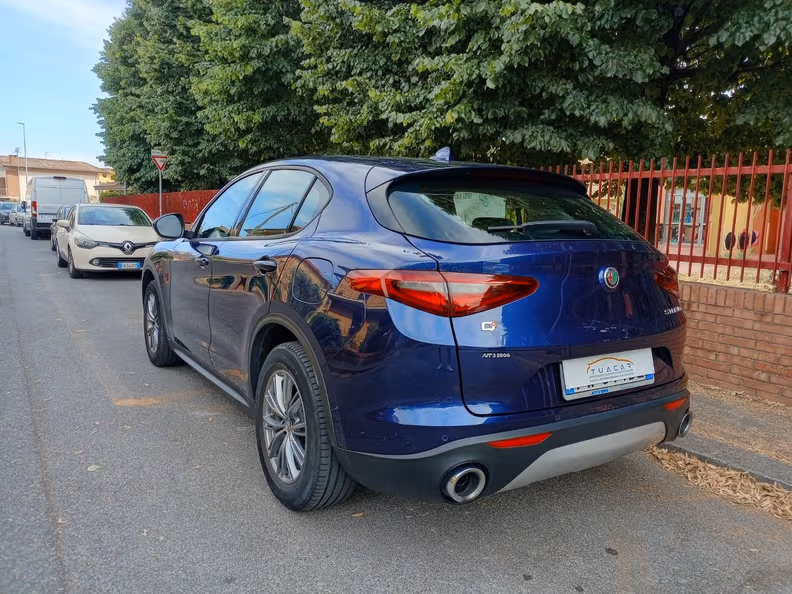 Alfa Romeo Stelvio - 13