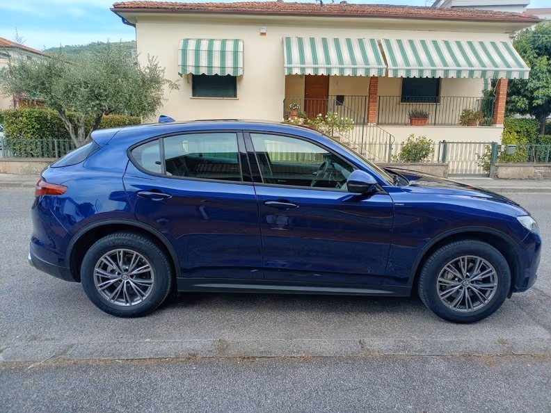 Alfa Romeo Stelvio - 8