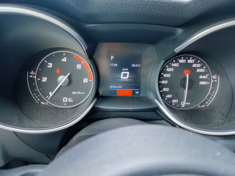 Alfa Romeo Stelvio - 25