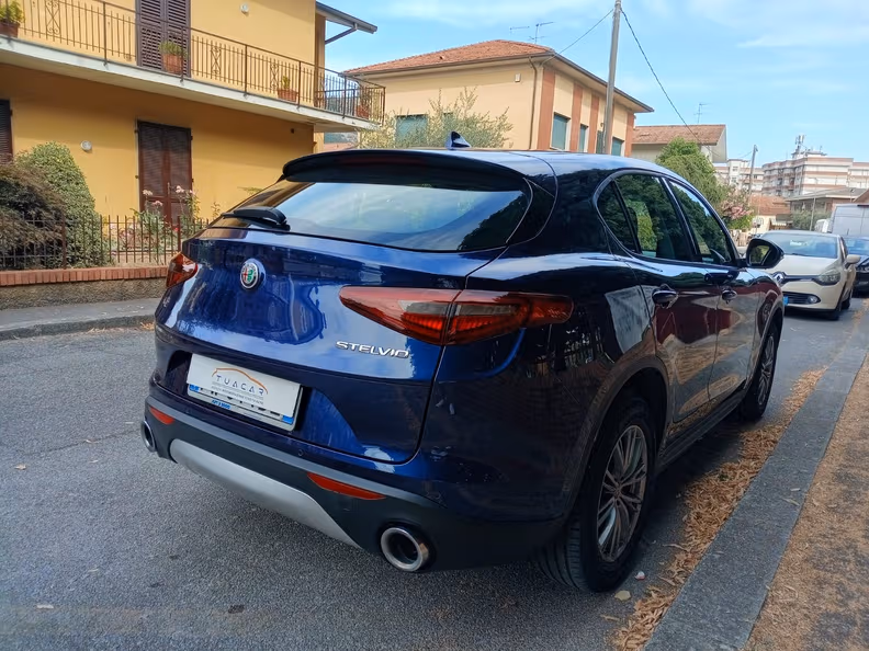 Alfa Romeo Stelvio - 7