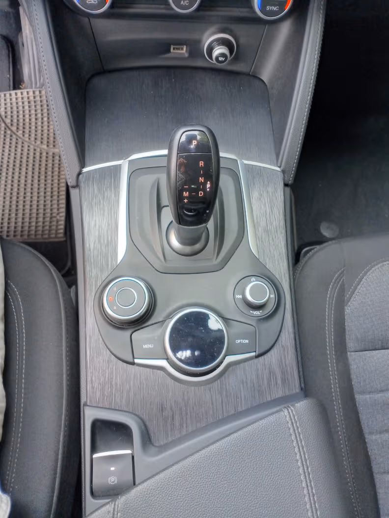 Alfa Romeo Stelvio - 27