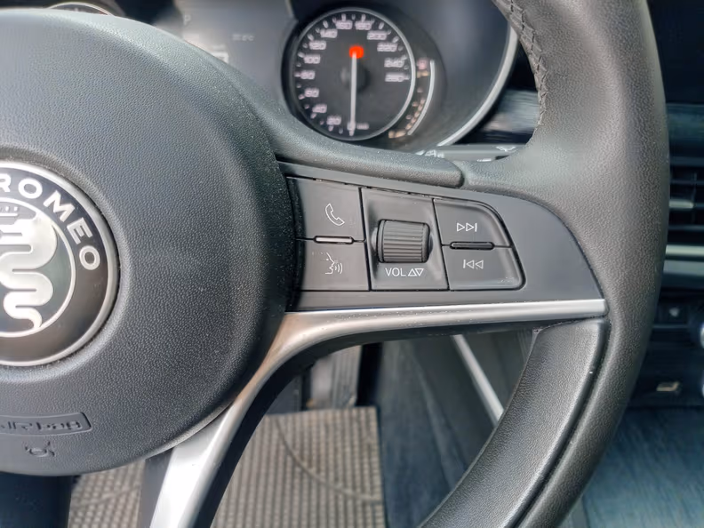 Alfa Romeo Stelvio - 32