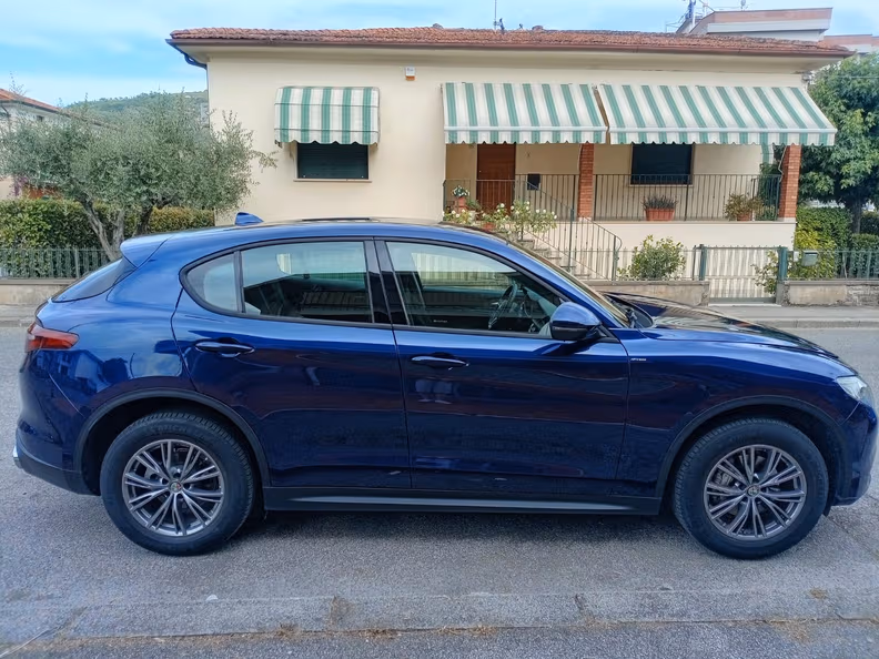Alfa Romeo Stelvio - 16