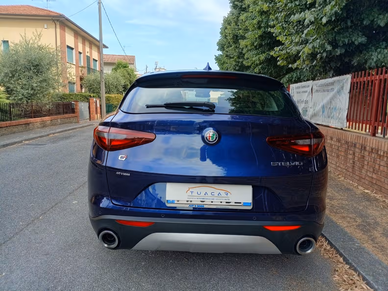 Alfa Romeo Stelvio - 14