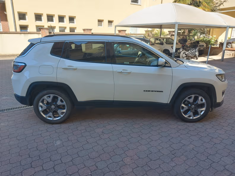 Jeep Compass - 4