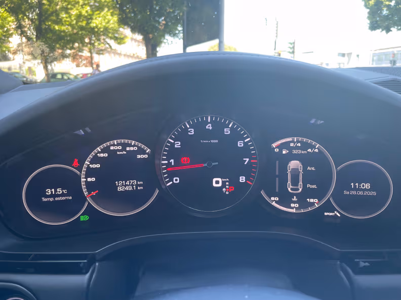 Porsche Cayenne - 14