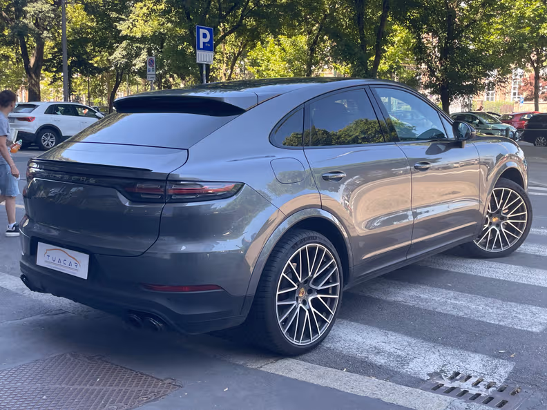 Porsche Cayenne - 4