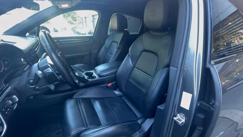 Porsche Cayenne - 9