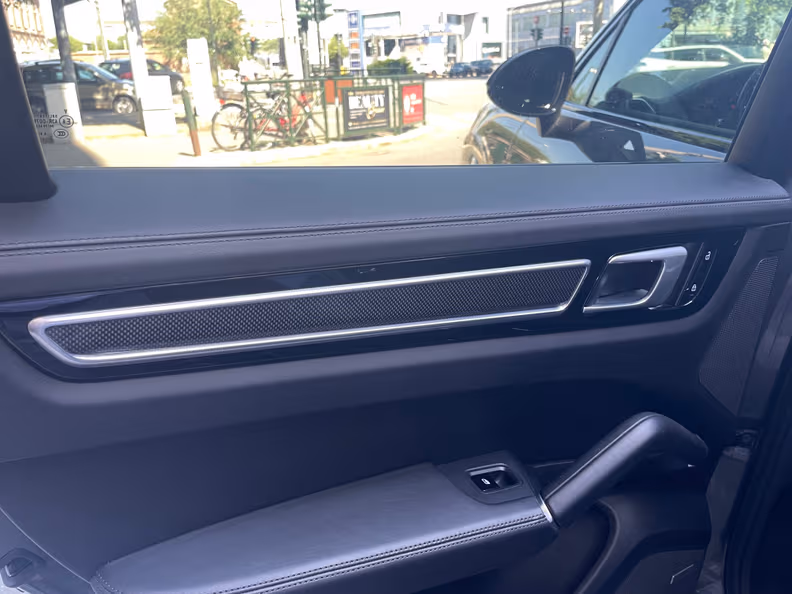 Porsche Cayenne - 42