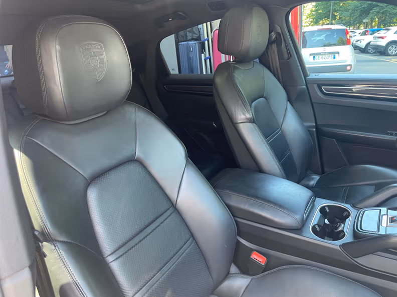 Porsche Cayenne - 11
