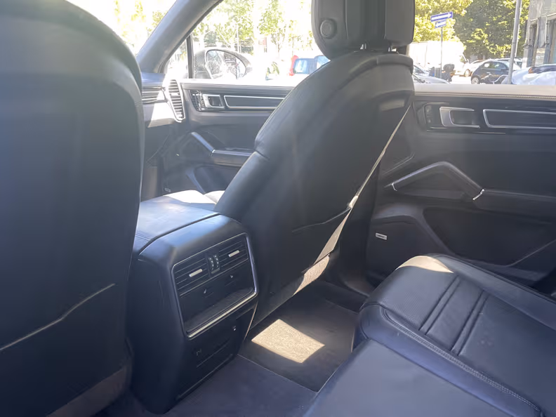Porsche Cayenne - 39
