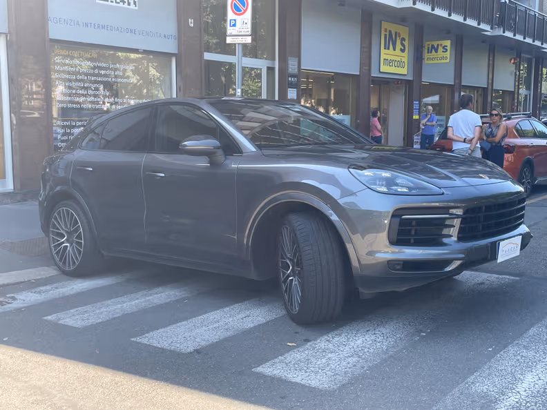 Porsche Cayenne - 3